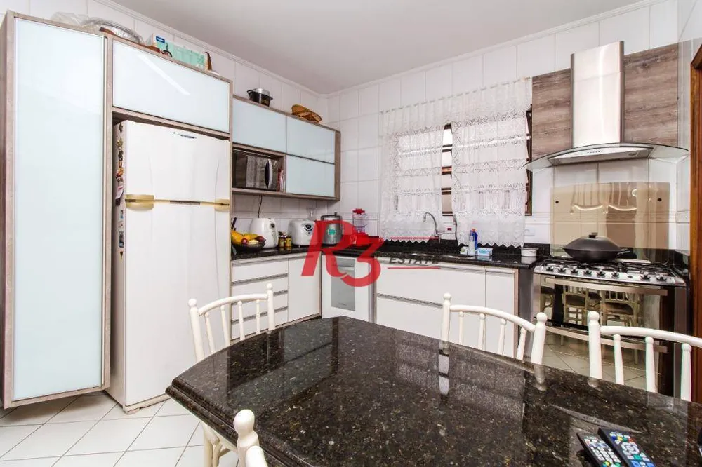 Casa, 4 quartos, 177 m² - Foto 1
