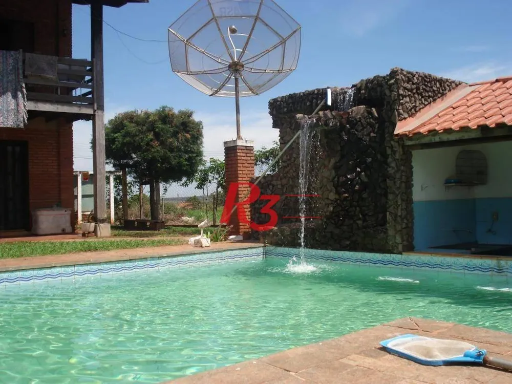 Chácara, 3 quartos, 2000 m² - Foto 1