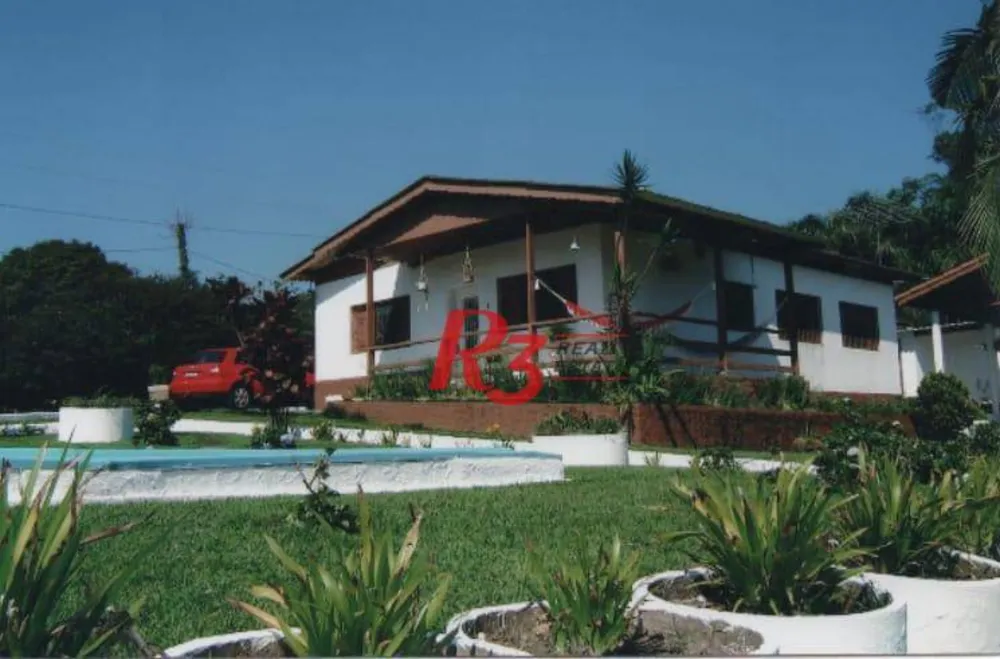 Chácara, 3 quartos, 2250 m² - Foto 1