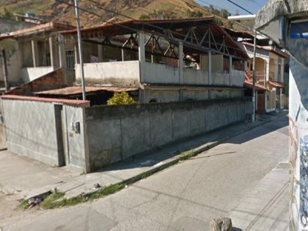 Casa à venda com 3 quartos, 100m² - Foto 1