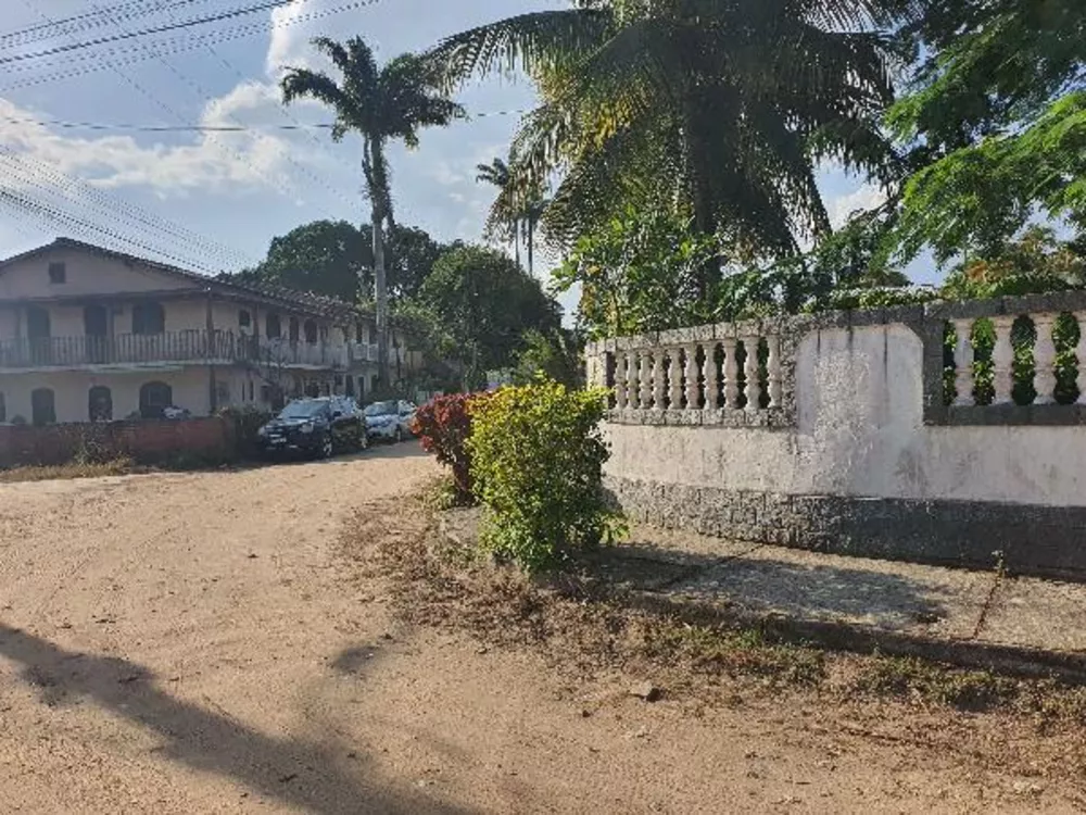 Casa à venda com 3 quartos, 650m² - Foto 1