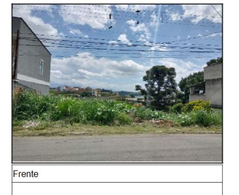 Terreno à venda com 1 quarto, 750m² - Foto 1