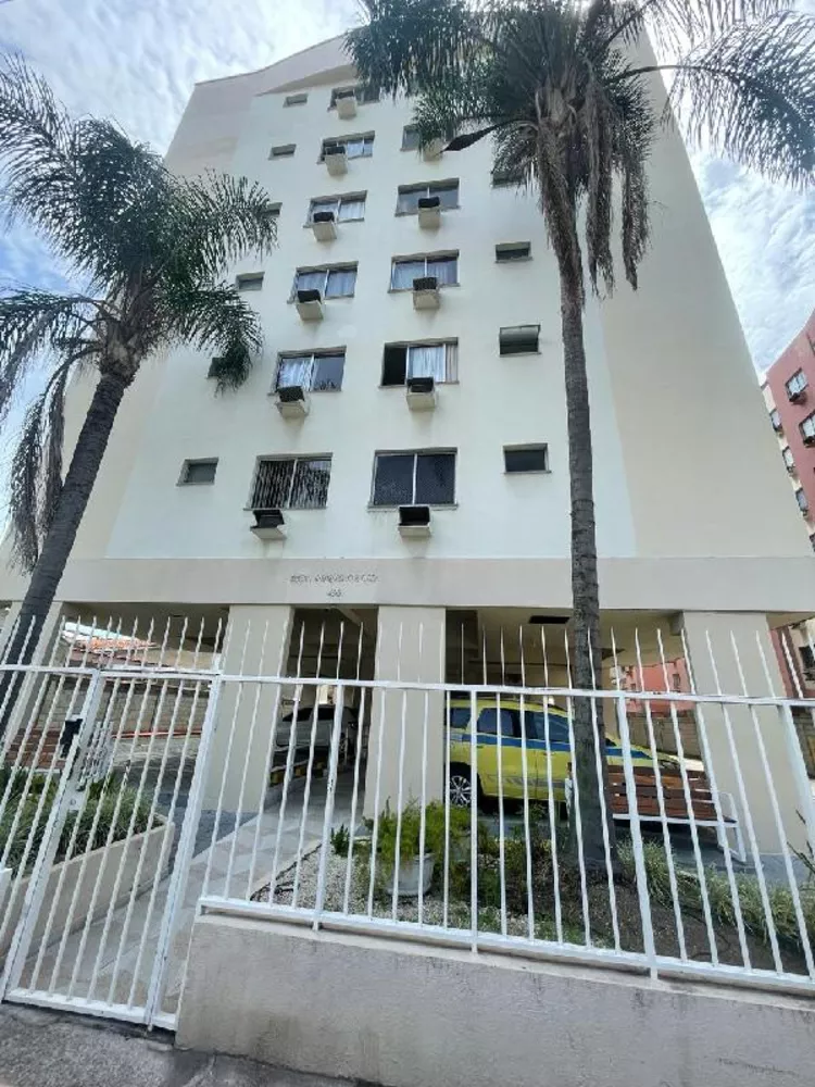 Apartamento à venda com 2 quartos, 62m² - Foto 1