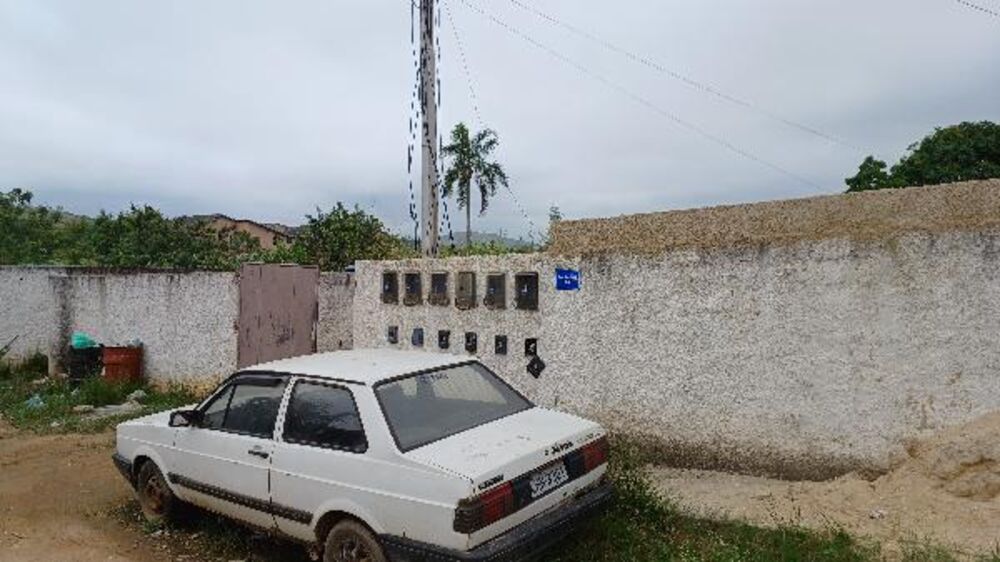 Casa à venda com 2 quartos, 186m² - Foto 1