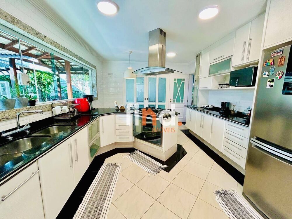 Casa de Condomínio à venda com 4 quartos, 470m² - Foto 1