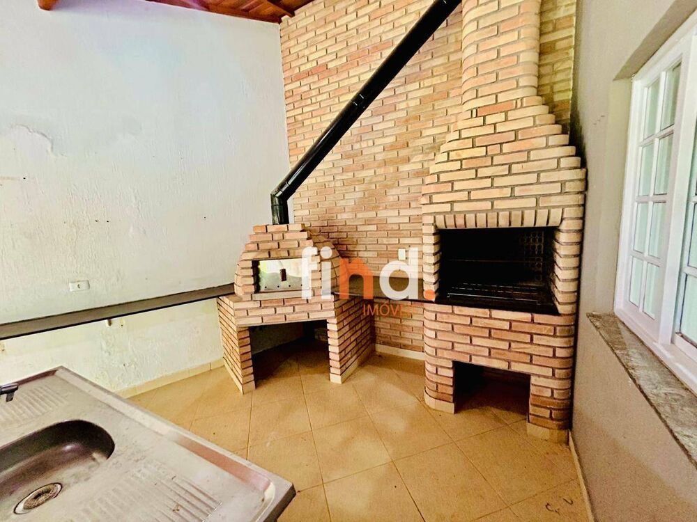 Casa de Condomínio para alugar com 5 quartos, 450m² - Foto 6