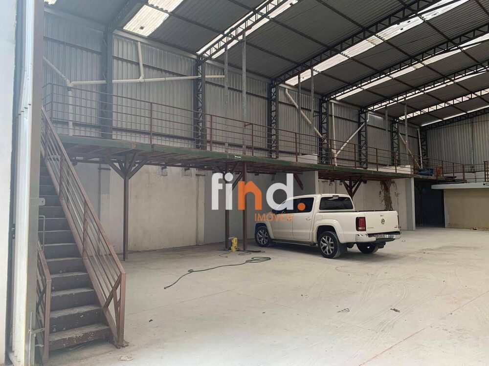 Depósito-Galpão-Armazém para alugar, 1350m² - Foto 1