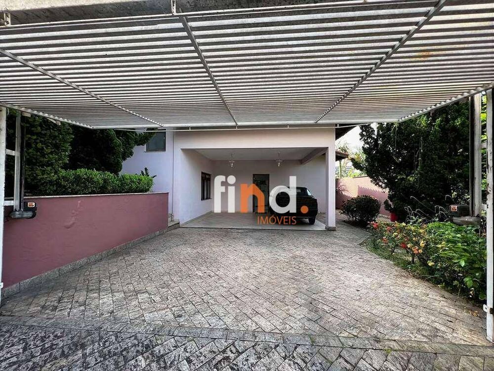 Casa de Condomínio à venda com 3 quartos, 360m² - Foto 2