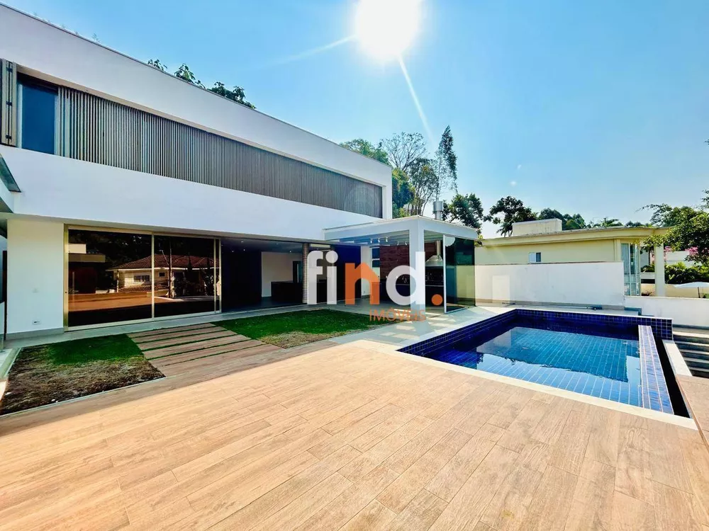 Casa de Condomínio à venda e aluguel com 4 quartos, 357m² - Foto 1