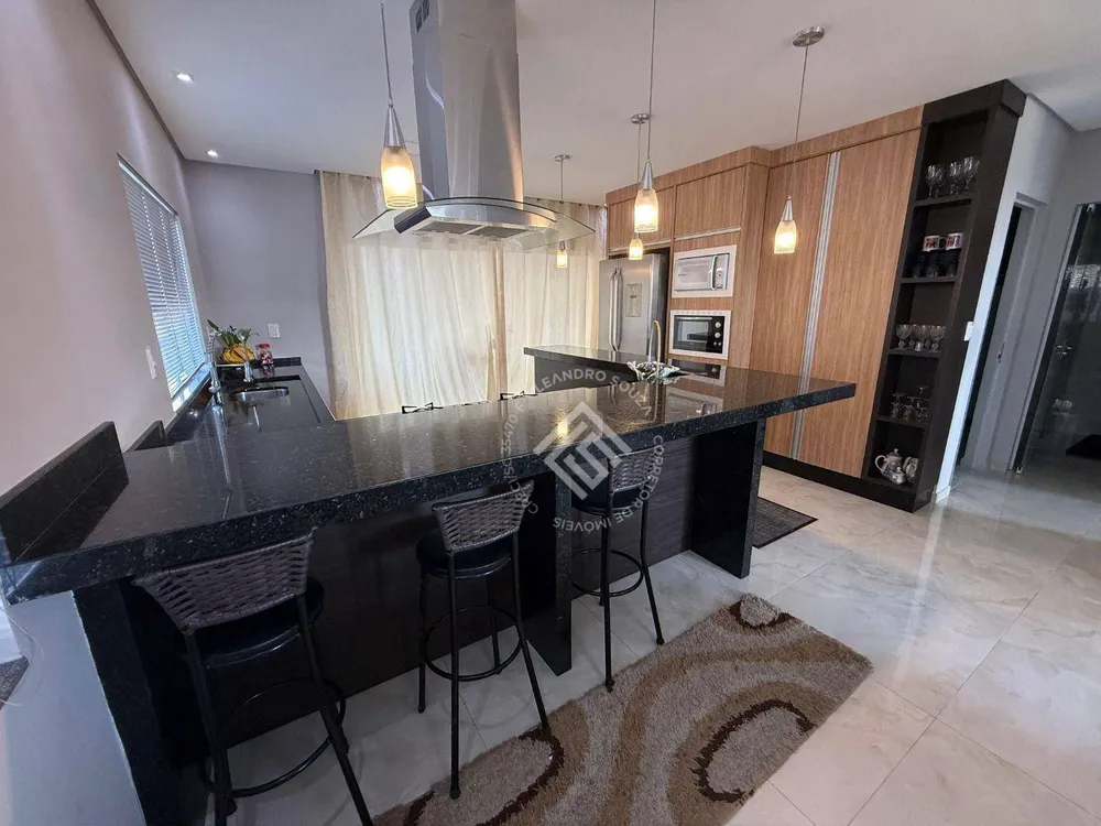 Casa, 3 quartos, 173 m² - Foto 1
