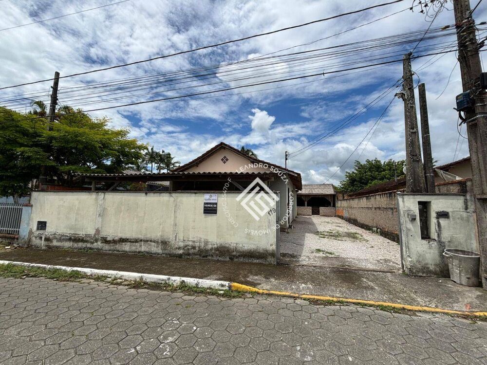 Casa de Condomínio à venda com 1 quarto, 148m² - Foto 1