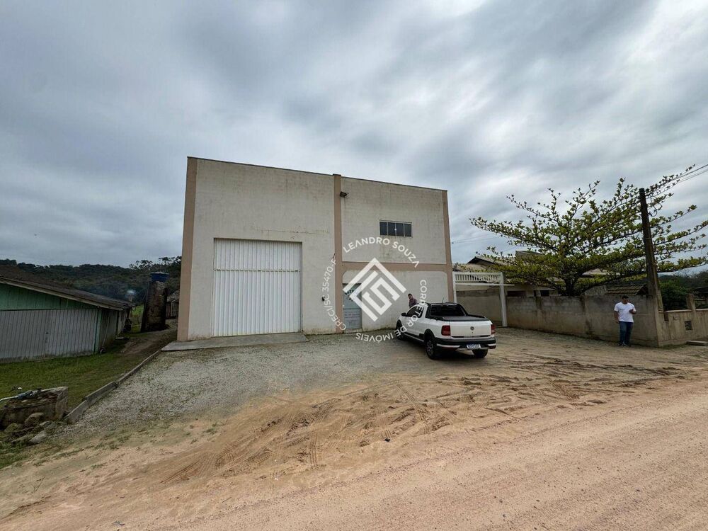 Depósito-Galpão-Armazém à venda, 240m² - Foto 1