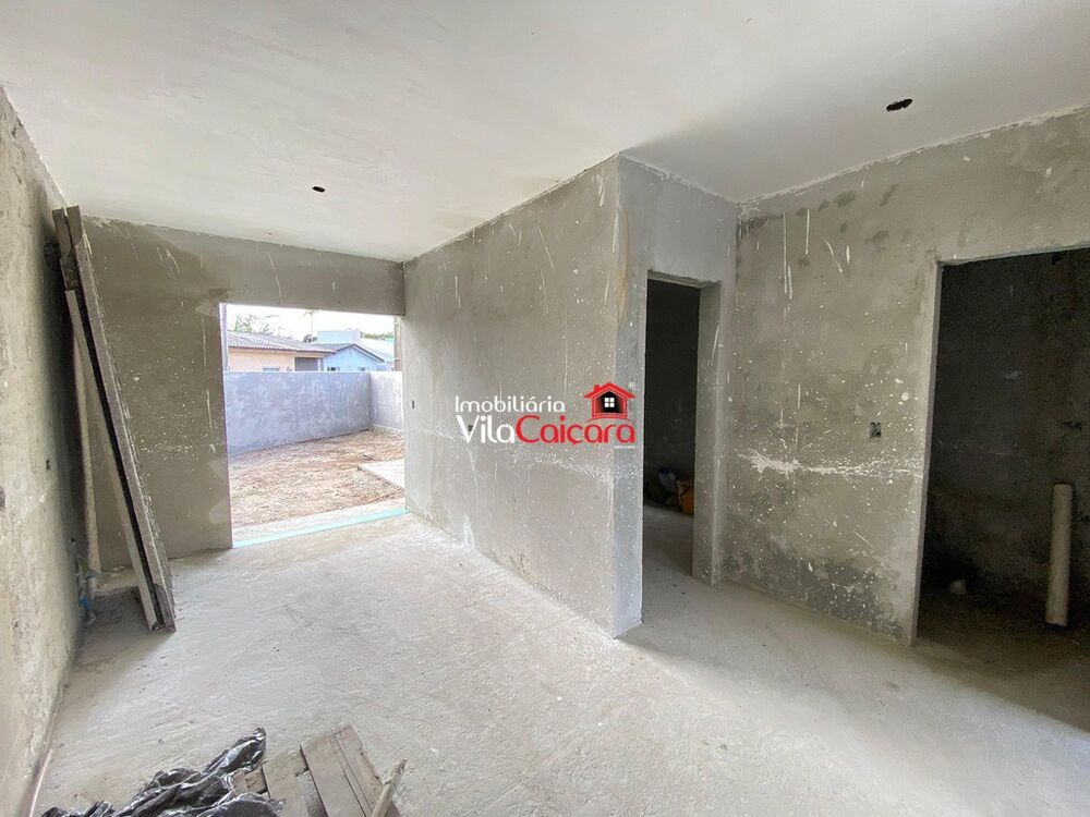 Casa à venda com 2 quartos, 50m² - Foto 1
