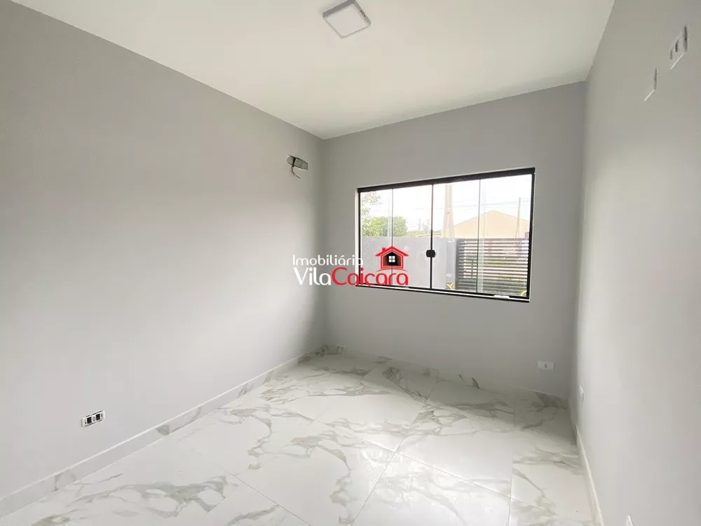 Casa à venda com 3 quartos, 100m² - Foto 4