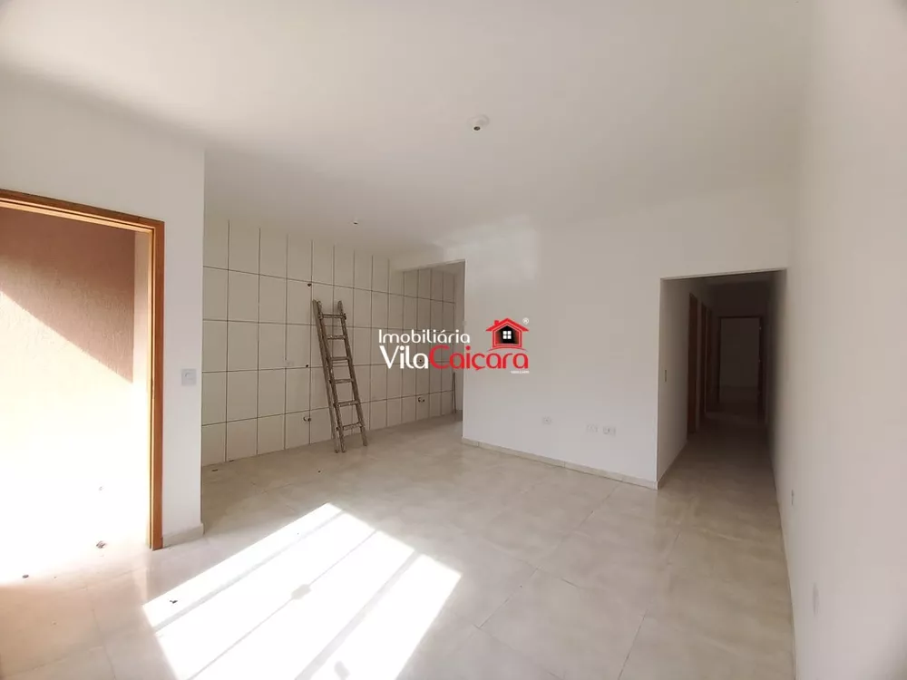 Casa à venda com 2 quartos, 56m² - Foto 1