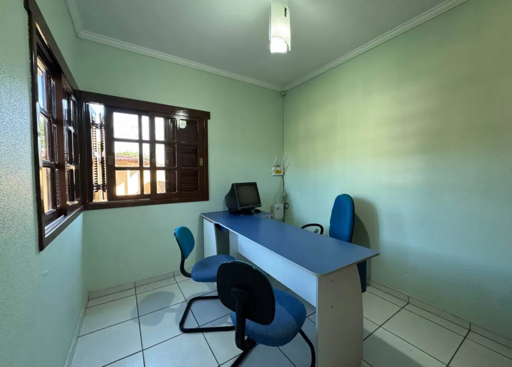 Casa, 4 quartos, 274 m² - Foto 1