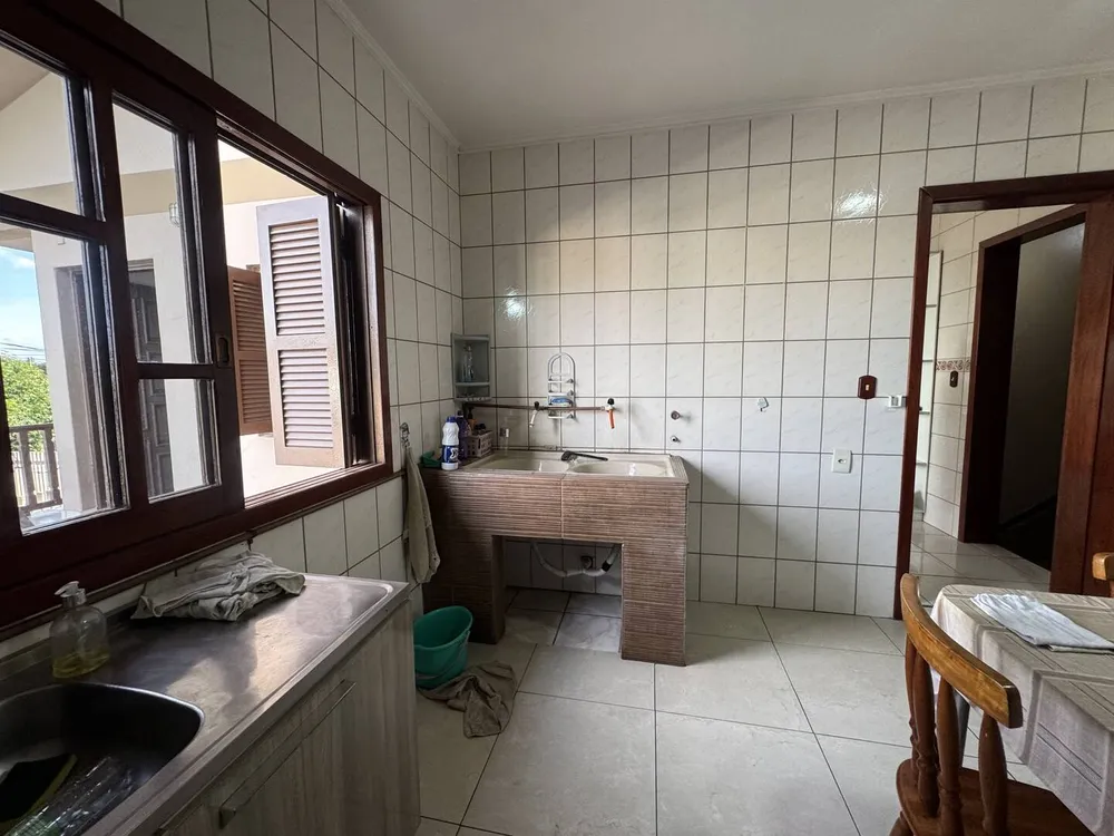 Casa, 3 quartos, 252 m² - Foto 1