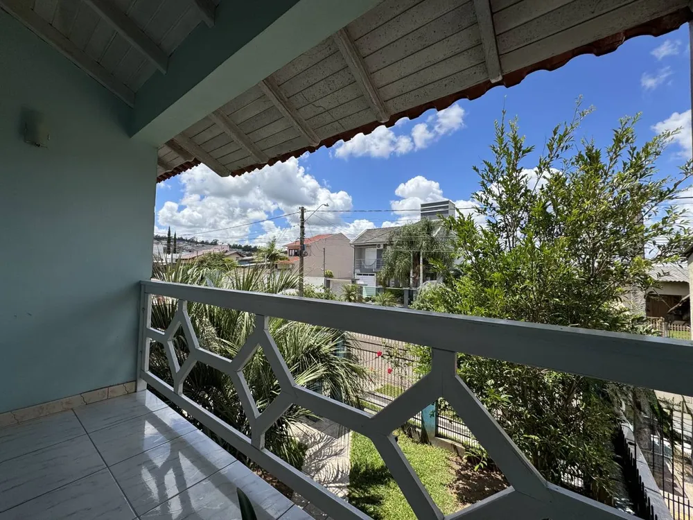 Casa, 4 quartos, 243 m² - Foto 2