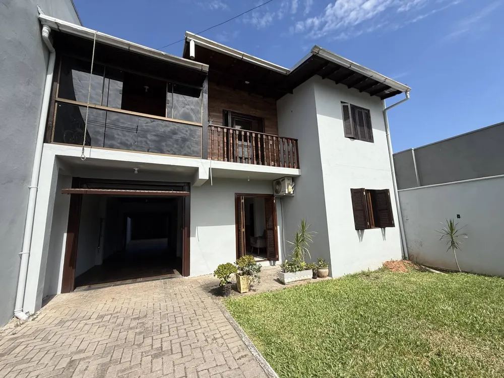 Casa, 3 quartos, 260 m² - Foto 1