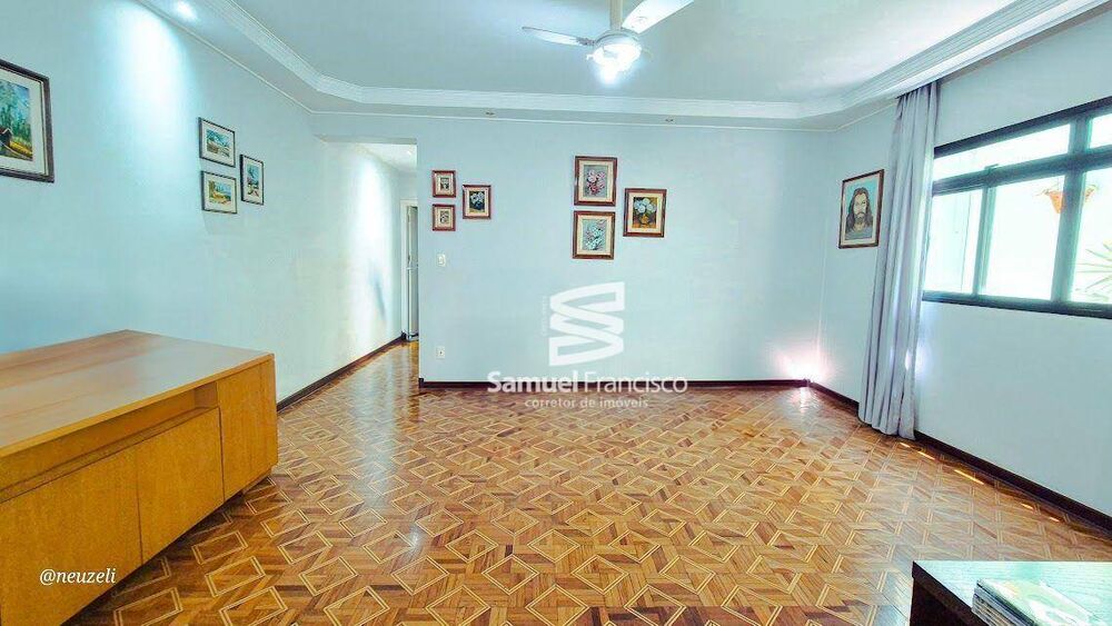 Casa à venda com 3 quartos, 180m² - Foto 1