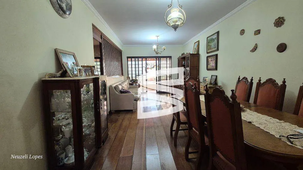 Casa, 3 quartos, 349 m² - Foto 1