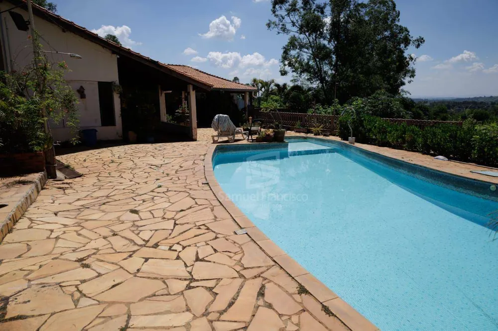 Chácara, 3 quartos, 1400 m² - Foto 1