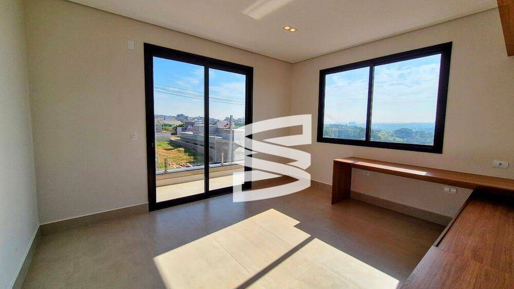 Casa de Condomínio à venda com 3 quartos, 240m² - Foto 2