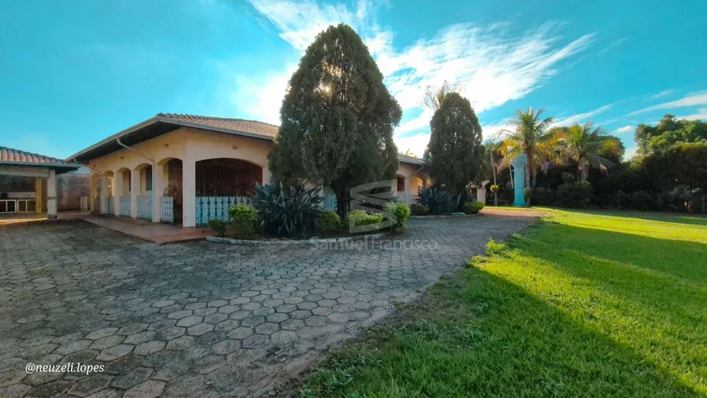 Chácara, 4 quartos, 2975 m² - Foto 1