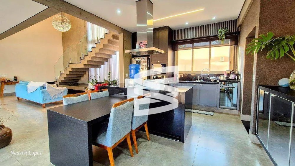 Casa de Condomínio, 4 quartos - Foto 1