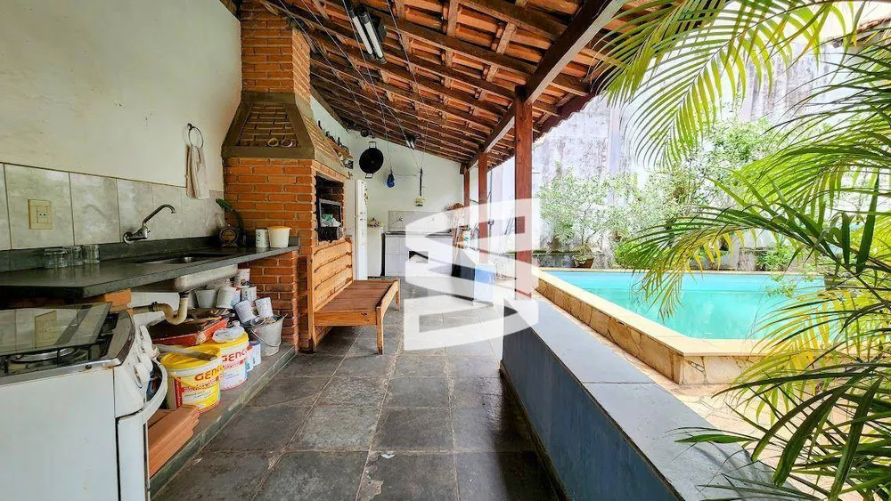 Casa, 3 quartos, 182 m² - Foto 2