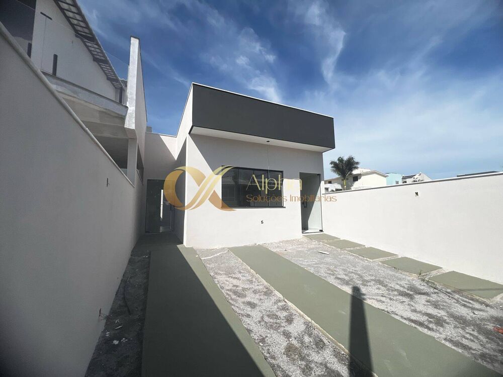 Casa à venda com 3 quartos, 95m² - Foto 1