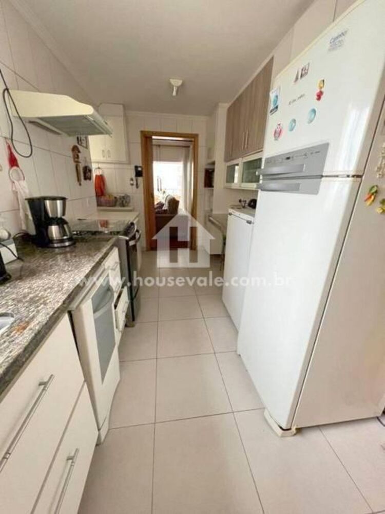 Apartamento à venda com 3 quartos, 110m² - Foto 2