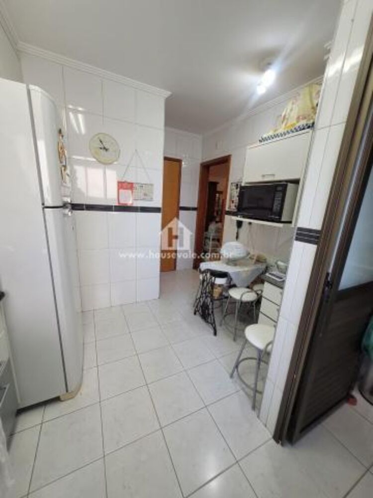 Apartamento à venda com 3 quartos, 98m² - Foto 4