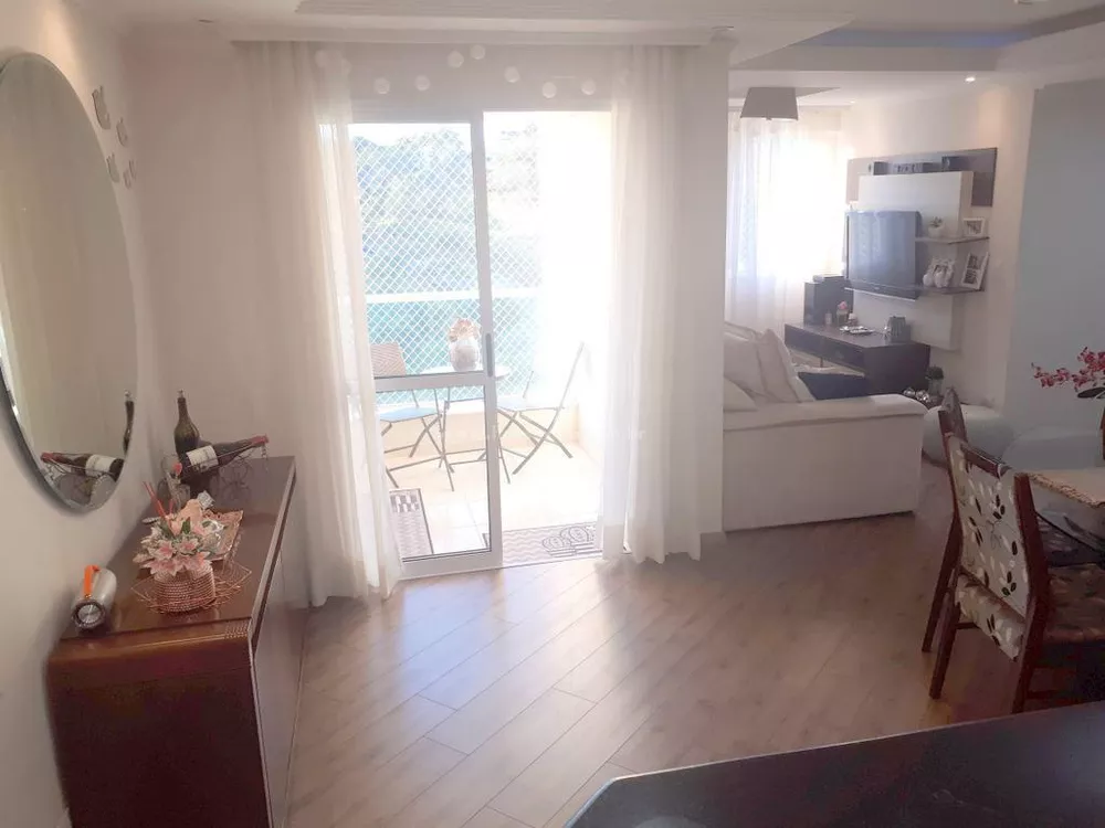 Apartamento à venda com 2 quartos, 75m² - Foto 4