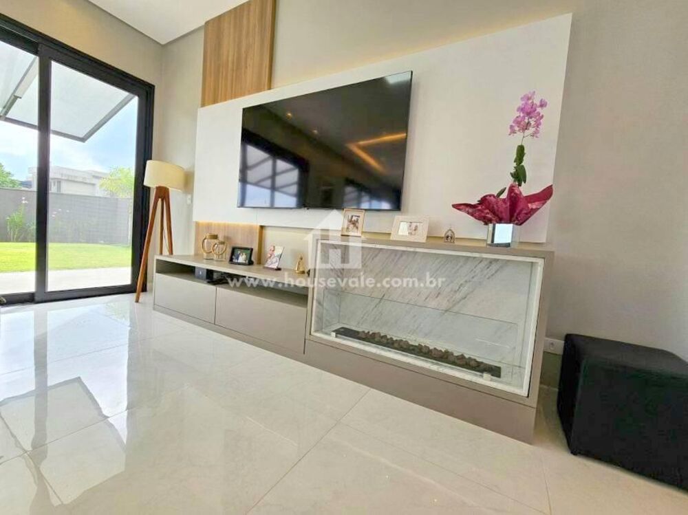 Sobrado à venda com 4 quartos, 260m² - Foto 1