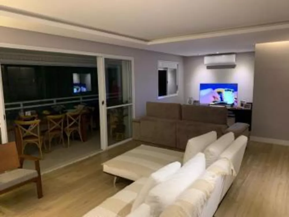 Apartamento à venda com 3 quartos, 147m² - Foto 2