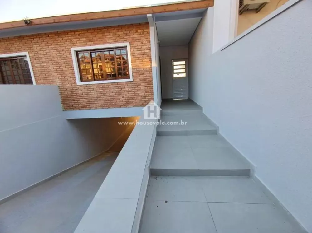 Casa à venda com 2 quartos, 130m² - Foto 2