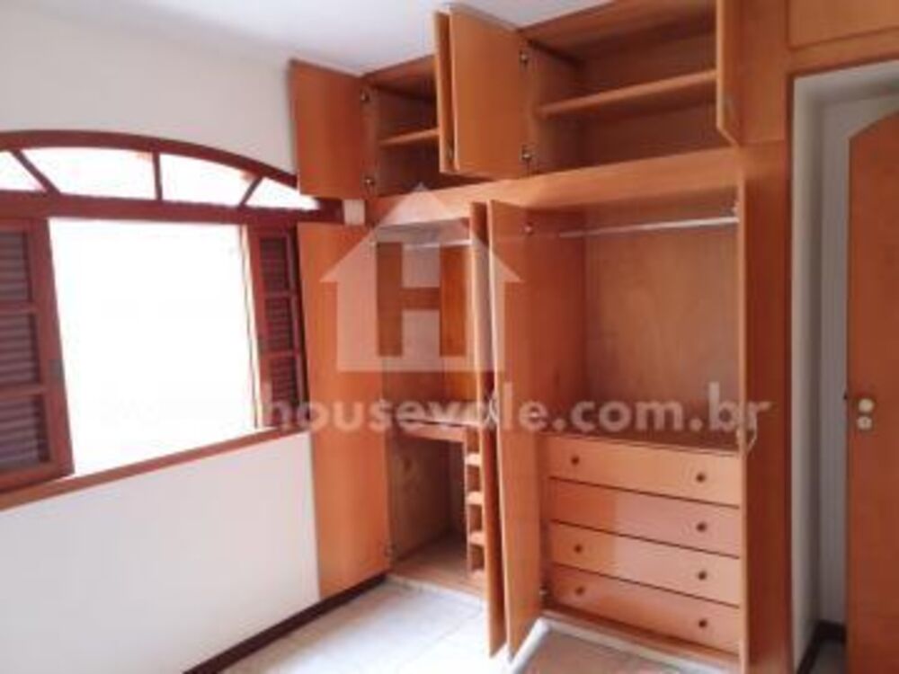 Sobrado à venda com 3 quartos, 290m² - Foto 4