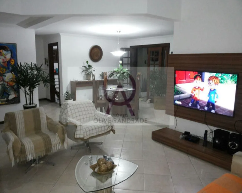 Casa, 4 quartos, 324 m² - Foto 2