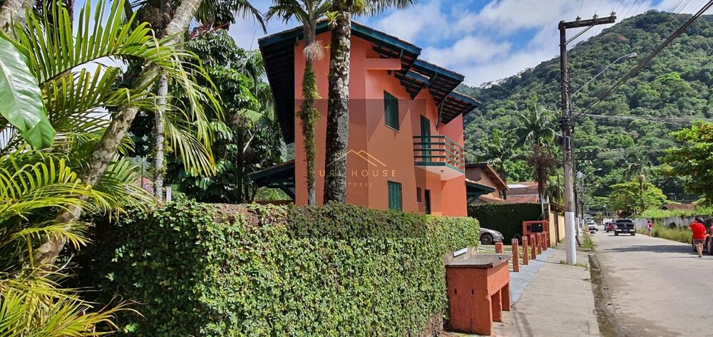 Casa, 6 quartos, 157 m² - Foto 2