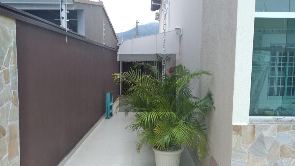 Casa, 5 quartos, 312 m² - Foto 1