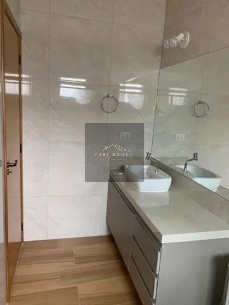 Casa, 4 quartos, 290 m² - Foto 1