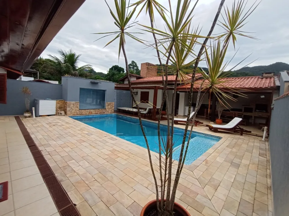 Casa, 4 quartos, 260 m² - Foto 1