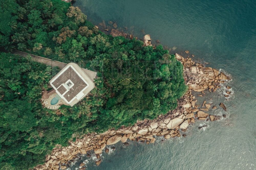 Casa à venda com 6 quartos, 1200m² - Foto 2