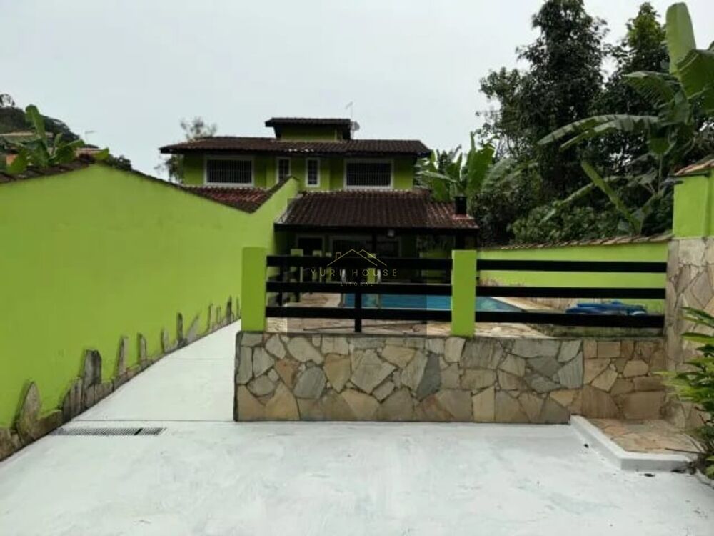Casa à venda com 6 quartos, 250m² - Foto 3