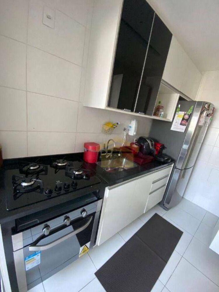 Apartamento à venda com 2 quartos, 70m² - Foto 2