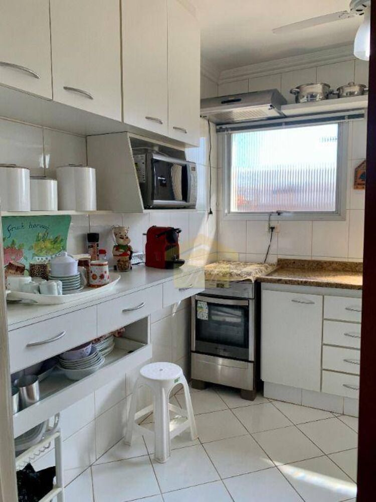 Apartamento à venda com 2 quartos, 68m² - Foto 4