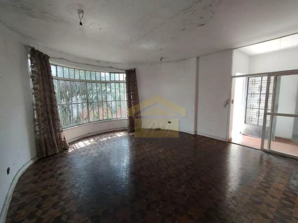 Casa à venda com 3 quartos, 179m² - Foto 1