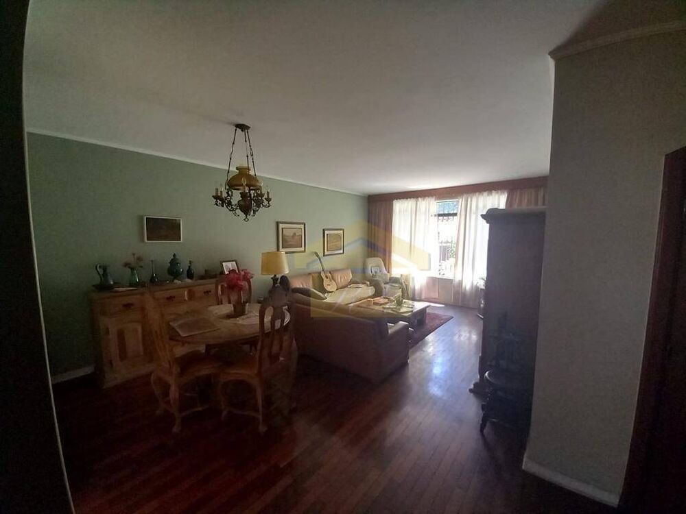 Casa à venda com 4 quartos, 300m² - Foto 2