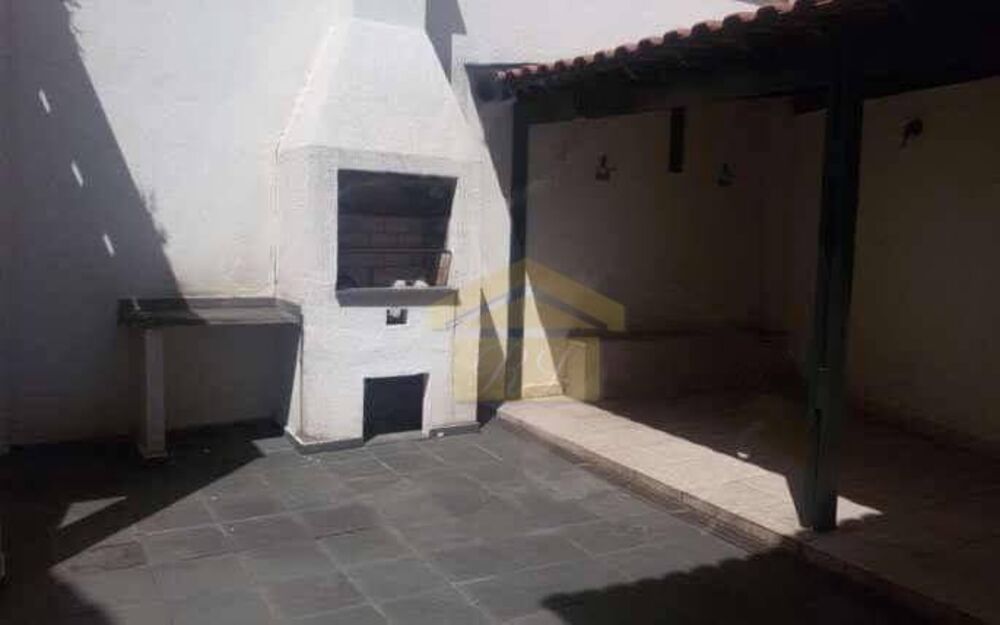 Casa à venda com 4 quartos, 300m² - Foto 4